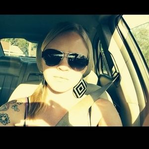 Meet your Posher, April